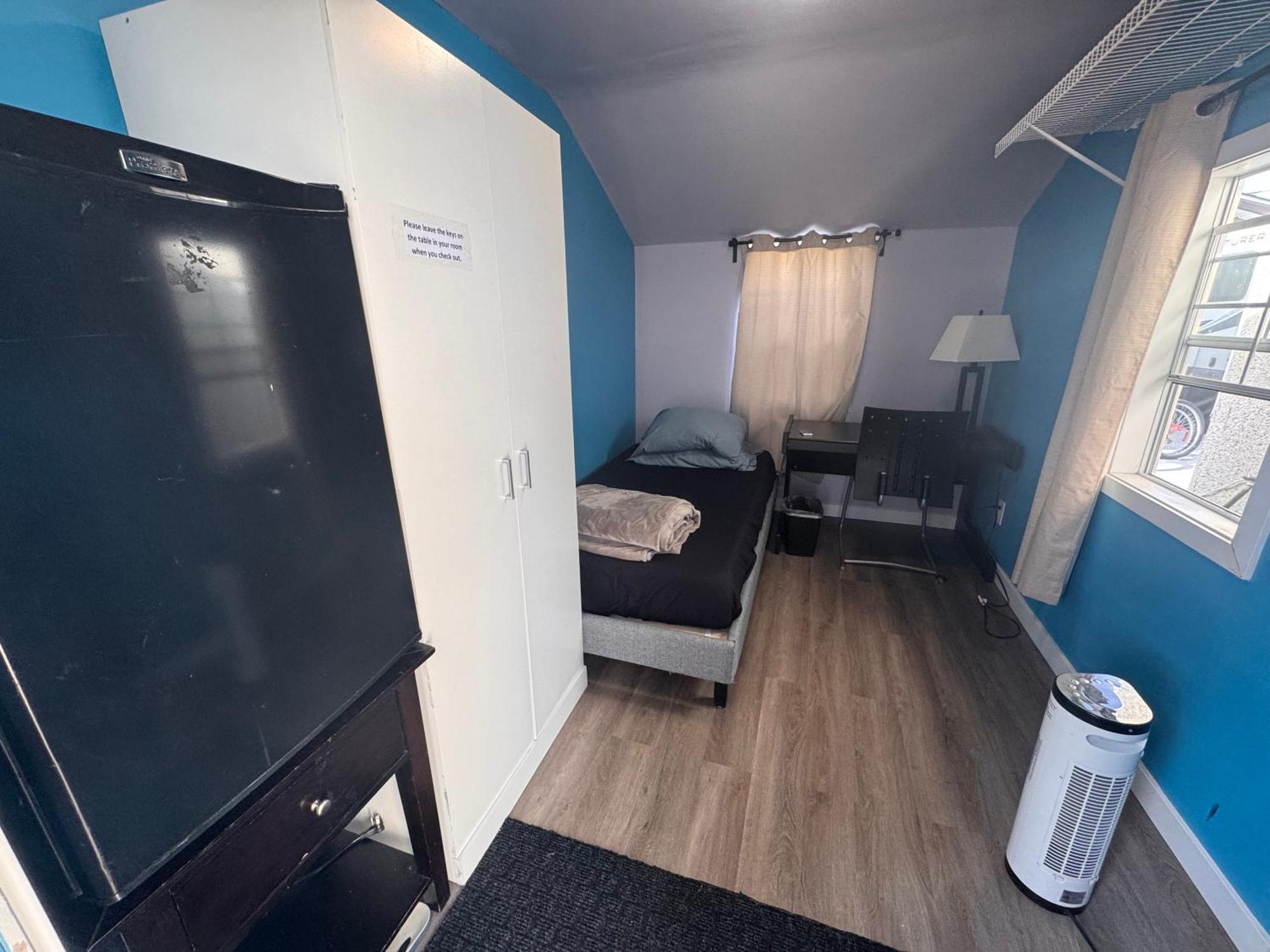 Ranny'S Private Rooms YYC Exterior photo
